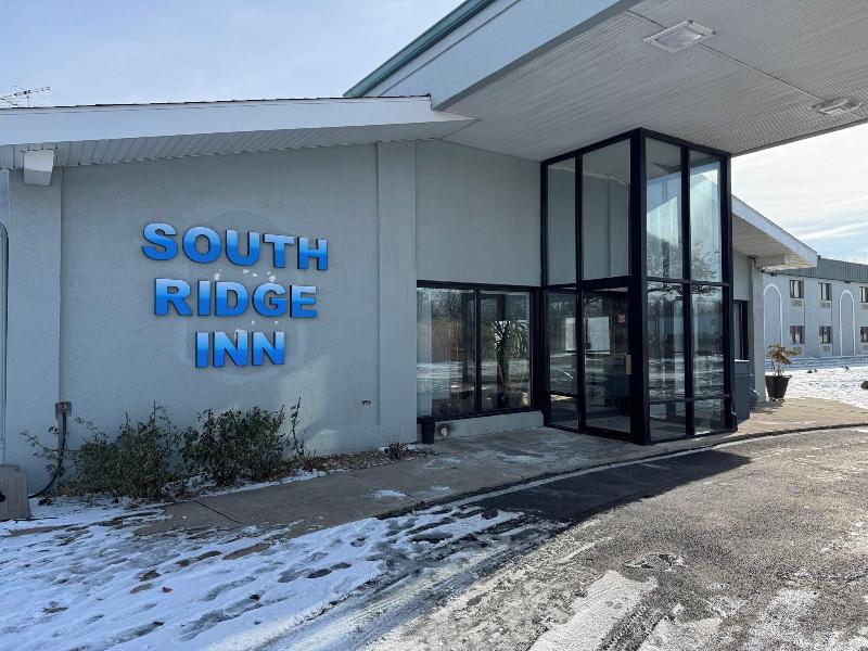 South Ridge Inn - photo 2