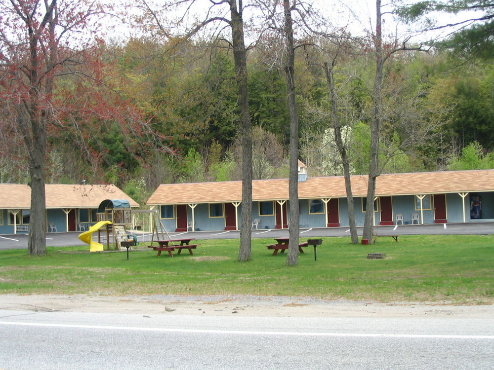 Route 9 Budget Inn - photo 6