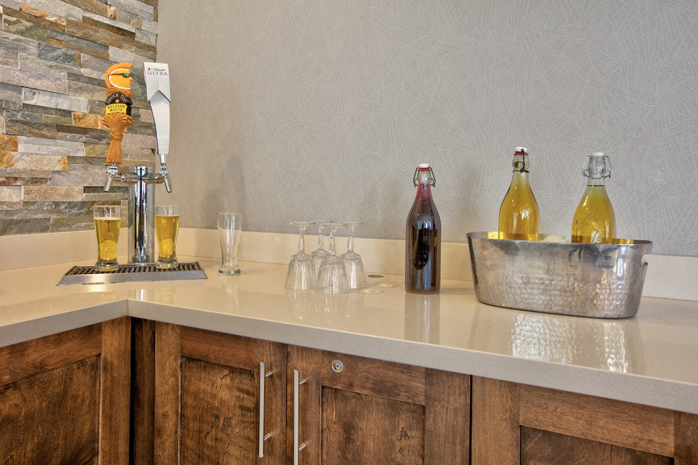 Staybridge Suites Corning an IHG Hotel - photo 2