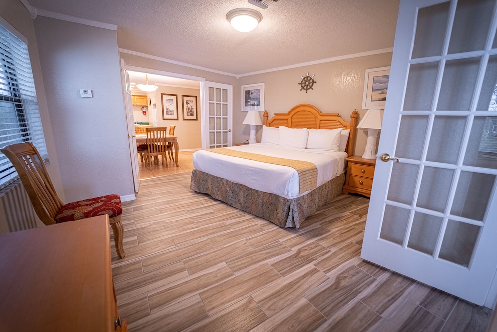 Dockside Inn & Resort - photo 6