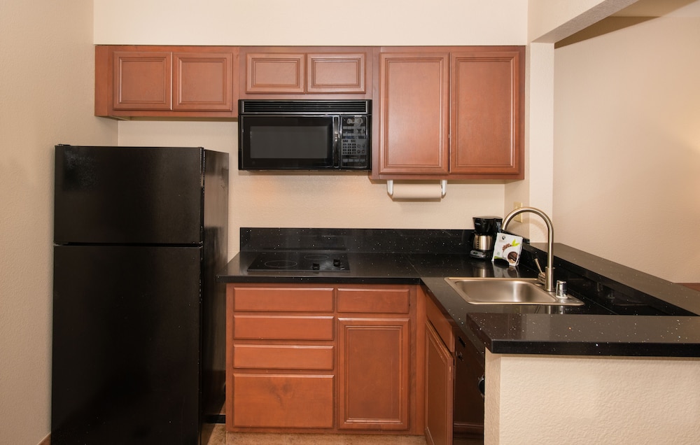 Larkspur Landing Extended Stay Suites South San Francisco - photo 14
