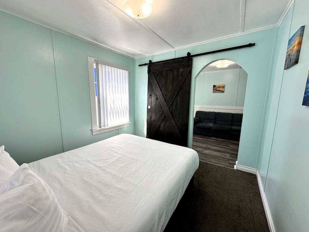 The Anchorage Motel - photo 41