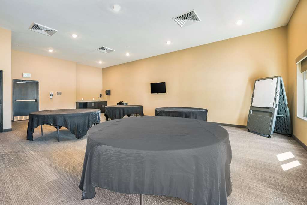 Comfort Suites Marysville Columbus Northwest - photo 48