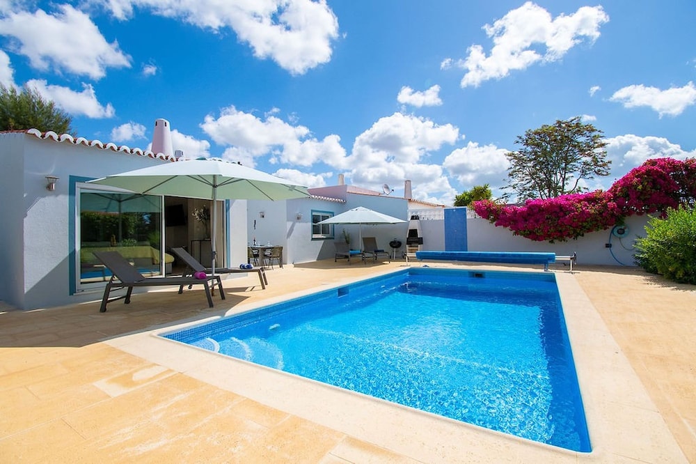 Casa Ana Superbly Renovated with Heated Private — 4-Star Luxury Hotel in Lagoa, Portugal