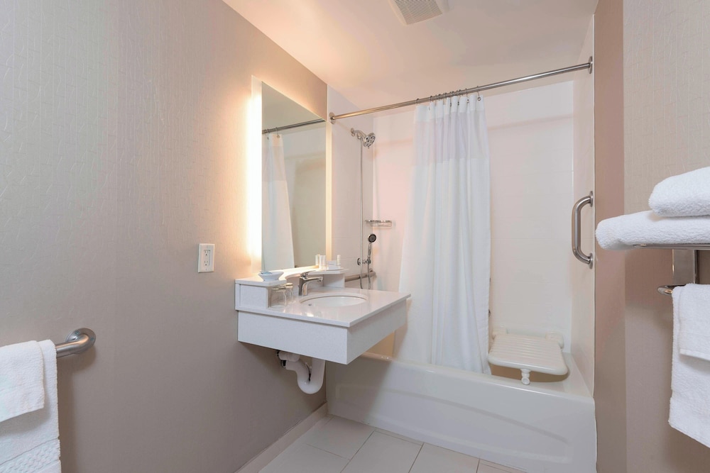 SpringHill Suites by Marriott Grand Rapids North - photo 13