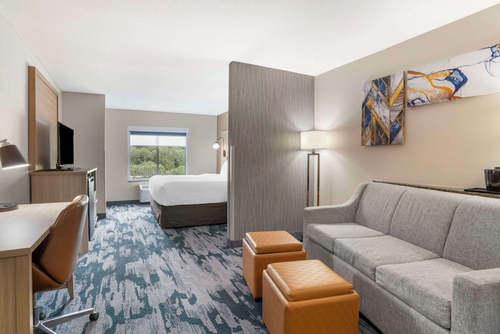 Comfort Suites At WestGate Mall - photo 12