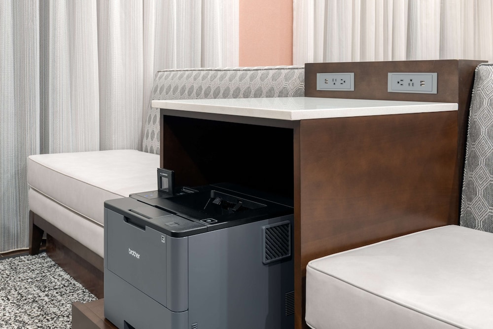 Hampton Inn & Suites Hartford Farmington - photo 45