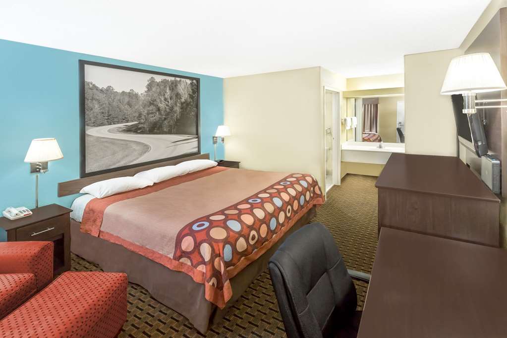 Super 8 by Wyndham Madison Ridgeland Area - photo 12