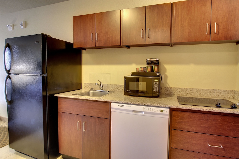 Cobblestone Inn & Suites Rugby - photo 5