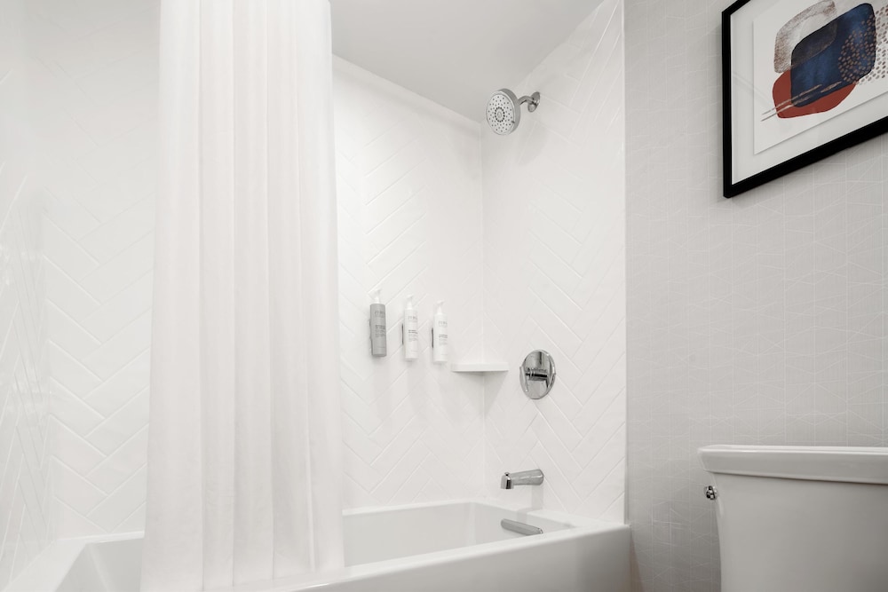 Hampton Inn & Suites Newport Middletown - photo 37