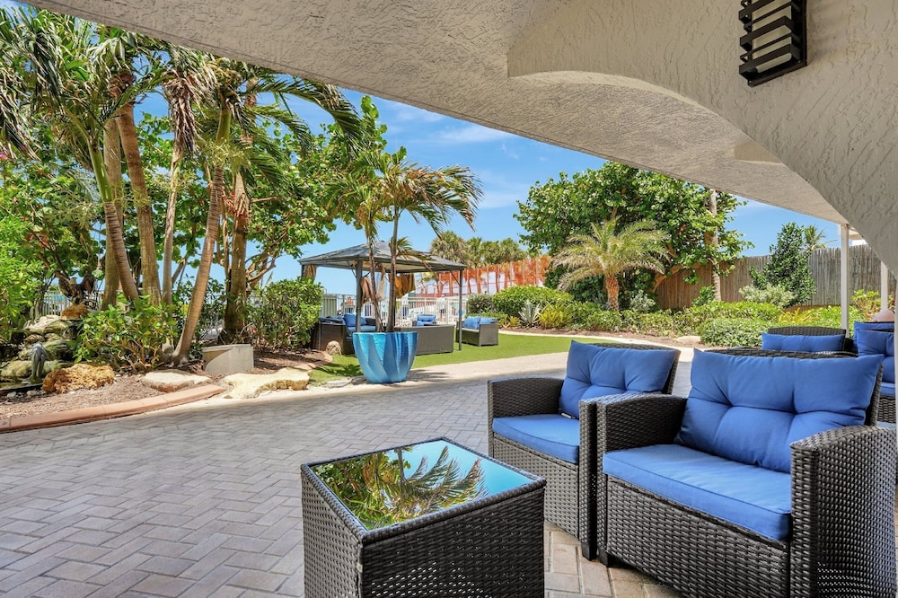 Ocean Manor Beach Hotel - photo 110