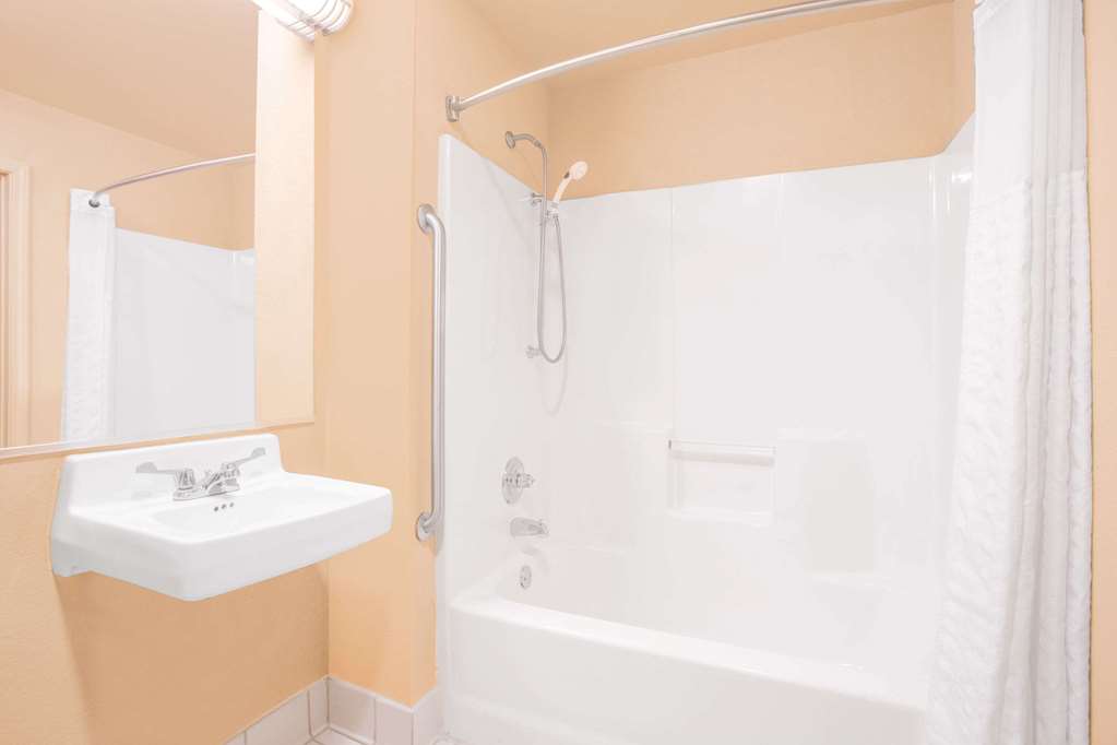 Hawthorn Extended Stay by Wyndham Conyers - photo 12