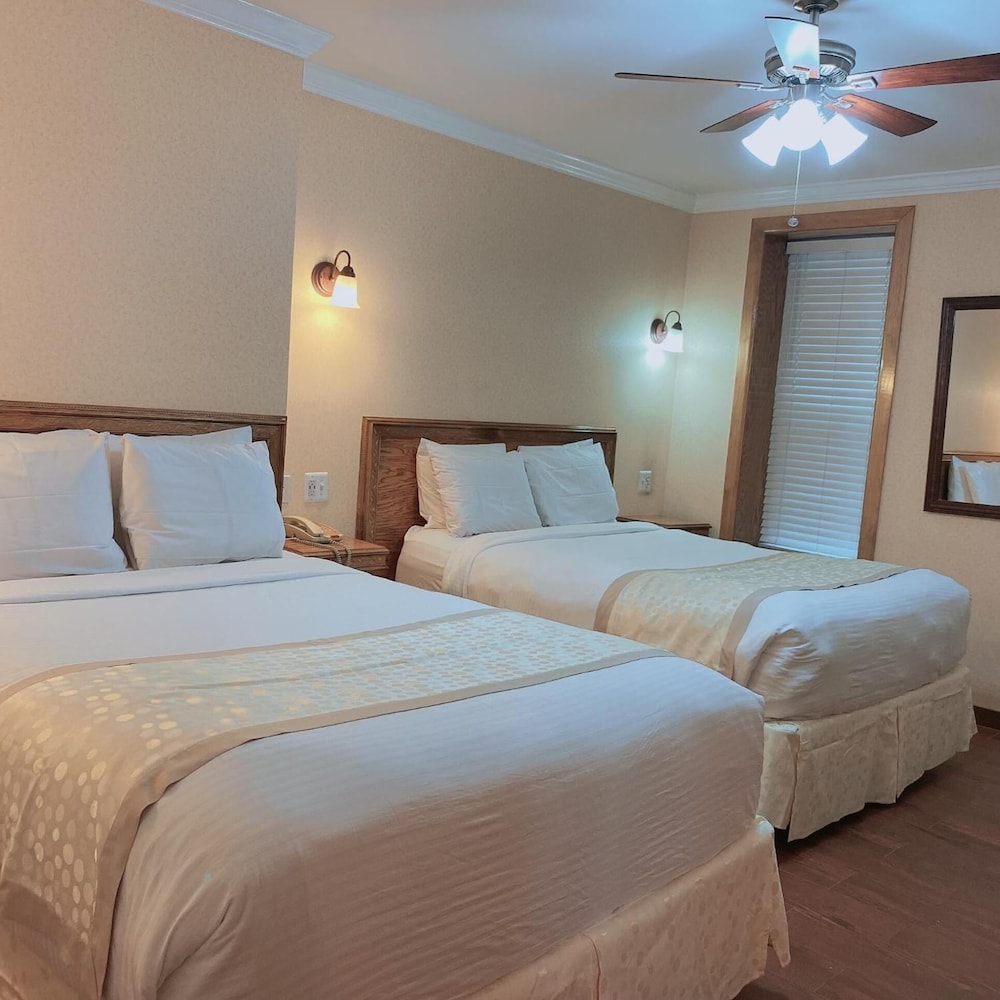 District Hotel - photo 19