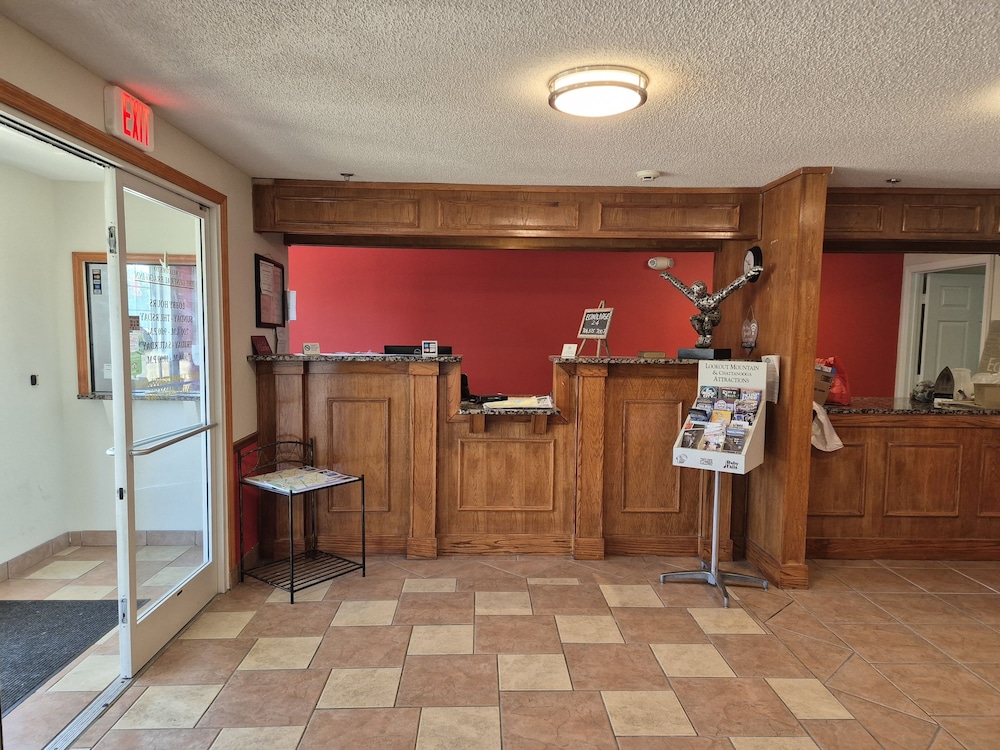 General Bragg Inn & Suites By OYO Chickamauga - photo 3