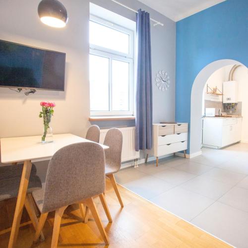 Dizzy Daisy Downtown Apartments — 4-Star Luxury Hotel in Krakow, Poland