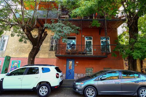 3BR Triplex w Terraces Heart of Tbilisi By Wehost