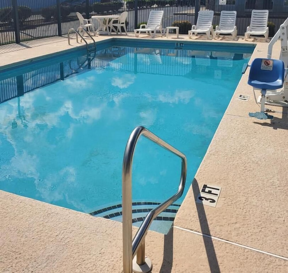 Quality Inn Scottsboro US 72 Lake Guntersville Area - photo 17
