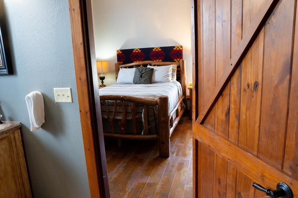 Oaak Tree Hotel - photo 134