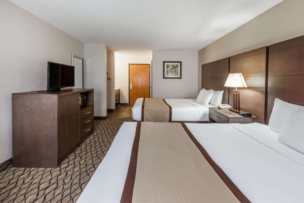 Baymont by Wyndham Auburn - photo 6