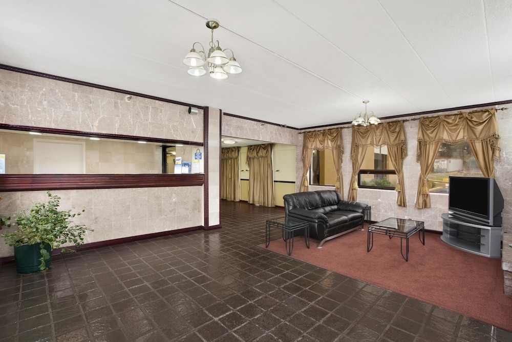 Days Inn by Wyndham Hagerstown I 70 - photo 2