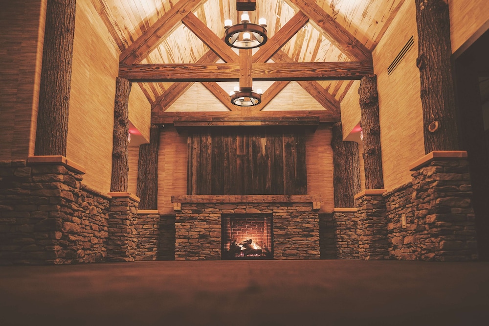 Tailwater Lodge Altmar Tapestry Collection by Hilton - photo 4