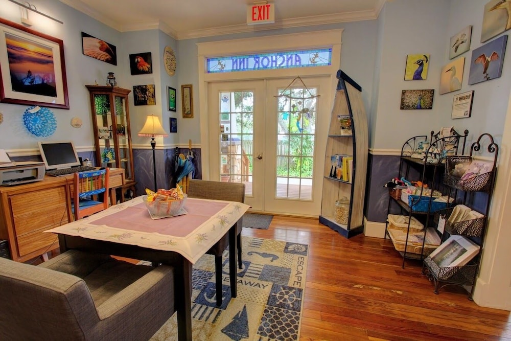 Anchor Inn NSB Bed & Breakfast - photo 6