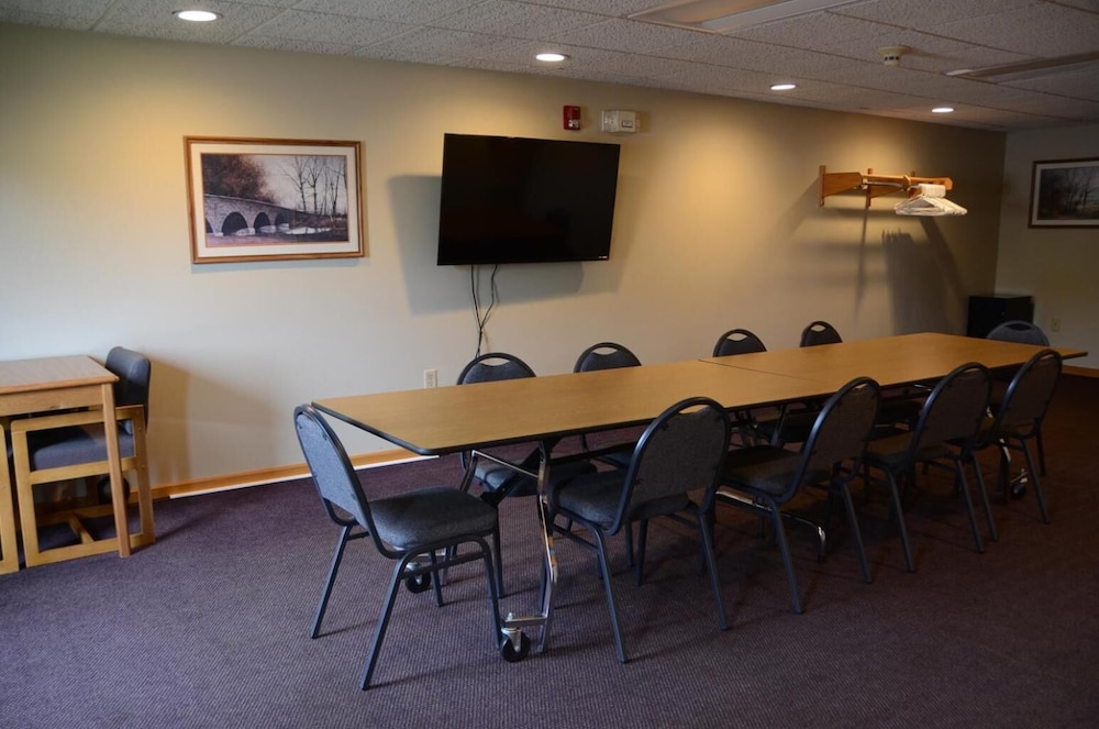 FairBridge Inn & Suites in Thorp WI - photo 33