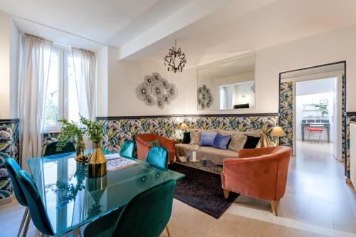 Trevi Fountain Stylish Penthouse IREX Apartment — 4-Star Luxury Hotel in Rome, Italy