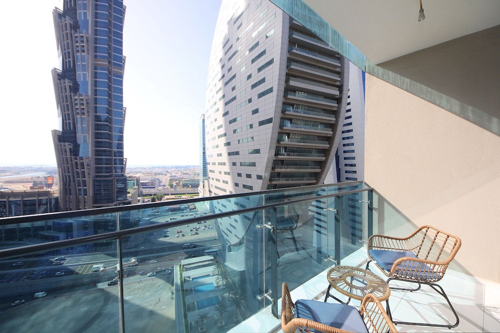 Studio Apartment in Merano Business Bay — 4-Star Luxury Hotel in Dubai, United Arab Emirates