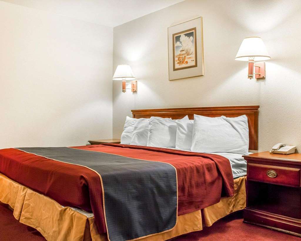 Rodeway Inn Winslow I 40 - photo 8