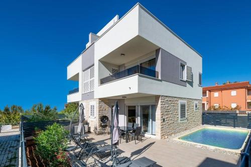 Villa Valencan 3 — 4-Star Luxury Hotel in Vodnjan, Croatia