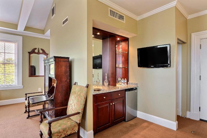 The Presidents Quarters Inn - photo 145