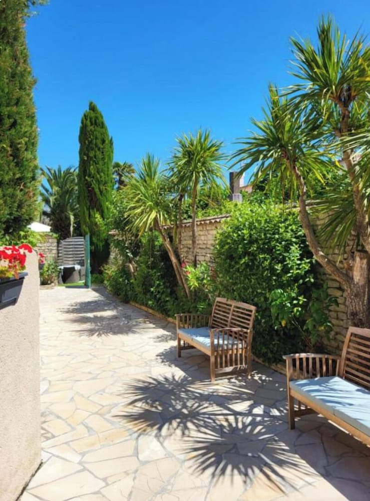 Le Clos des Sternes in La Flotte, France