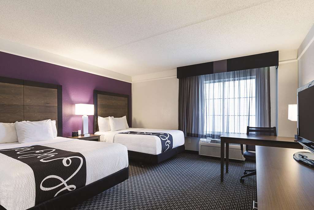 La Quinta Inn & Suites by Wyndham Dallas Plano West - photo 22
