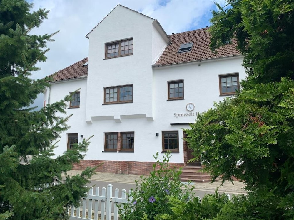 Spreezeit Hotel connect - carbon neutral hotel in Senftenberg