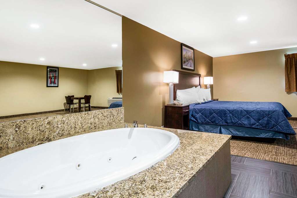 Rodeway Inn Lyons La Grange - photo 38