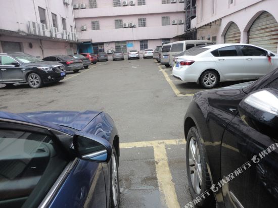 Qingjiang Express Hotel - last minute hotel in Yichun