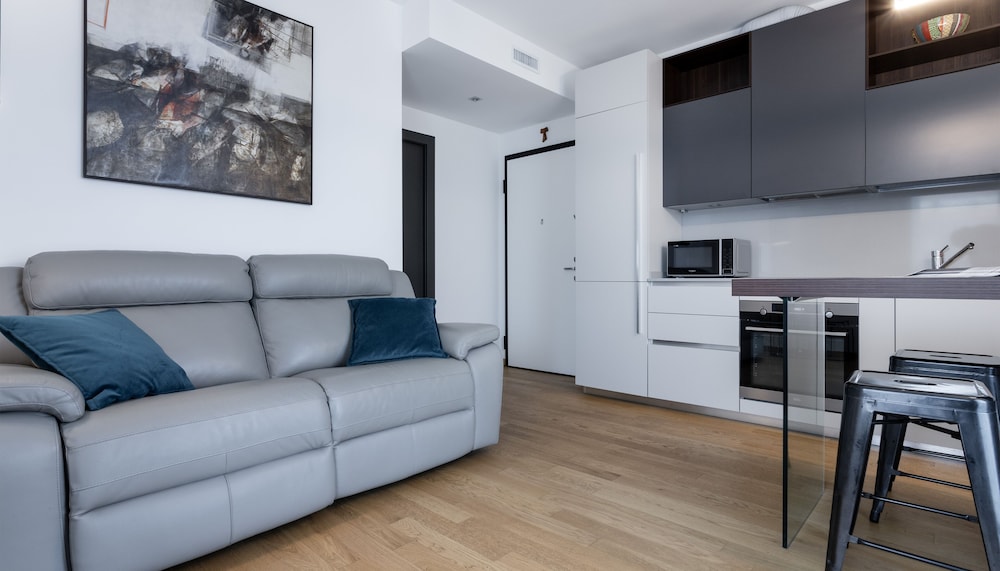 Easylife Milano Albani 20 City Life — 4-Star Luxury Hotel in Milan, Italy