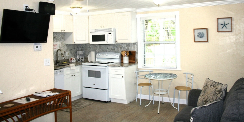Pirate's Pointe Resort - photo 22
