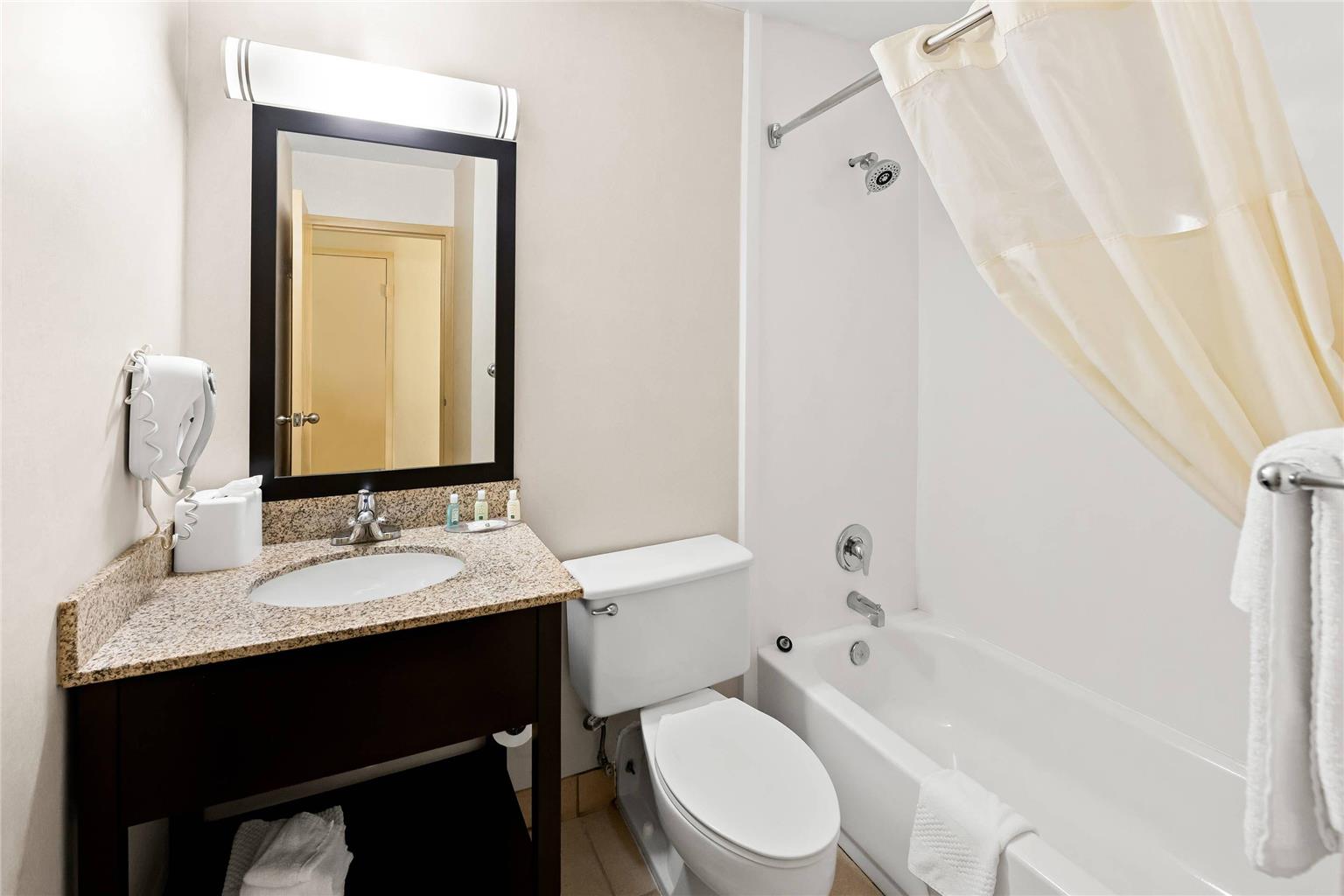 Quality Inn Dayton Airport - photo 29