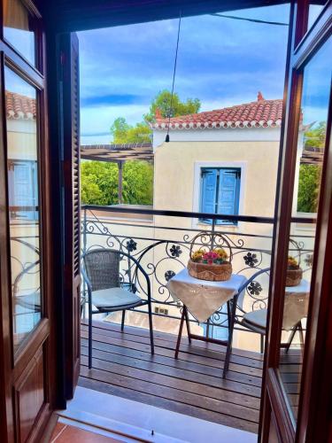 Alexjean cosy apartment close to beach and Dapia — 4-Star Luxury Hotel in Spetses, Greece