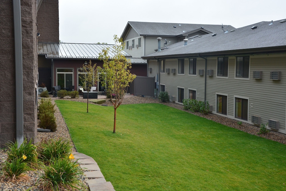 Roosevelt Inn and Suites - photo 9