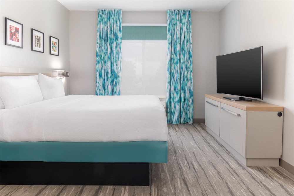 Hilton Garden Inn Ontario Rancho Cucamonga - photo 17