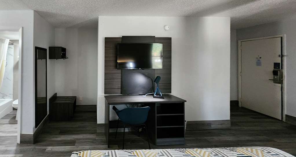 Motel 6 Houston TX Medical Center NRG Stadium - photo 32