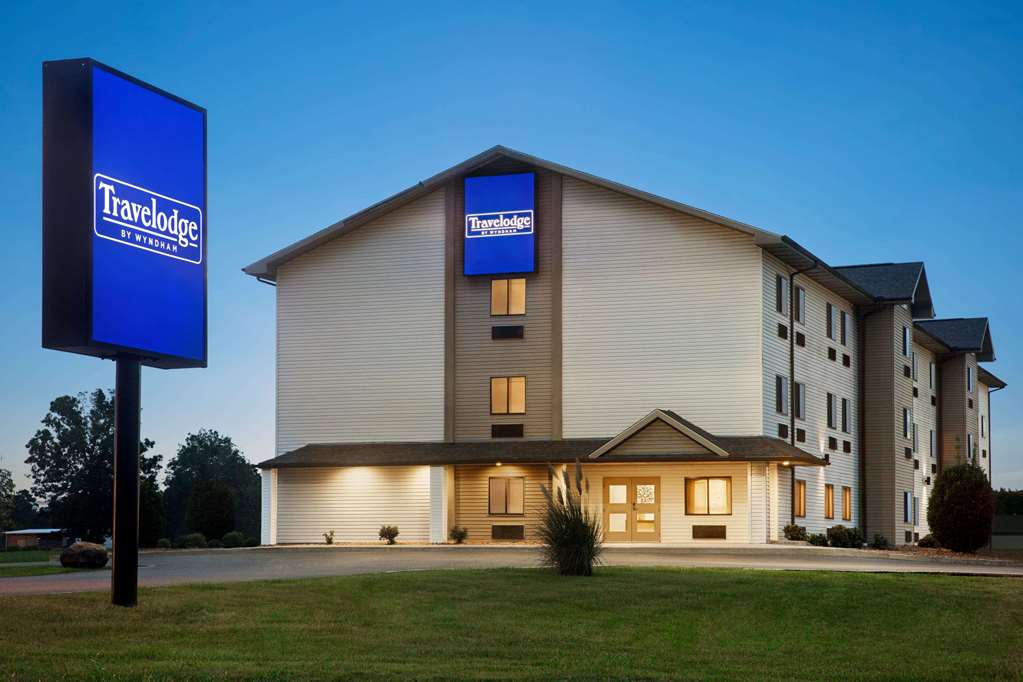 Travelodge by Wyndham Livonia - photo 2