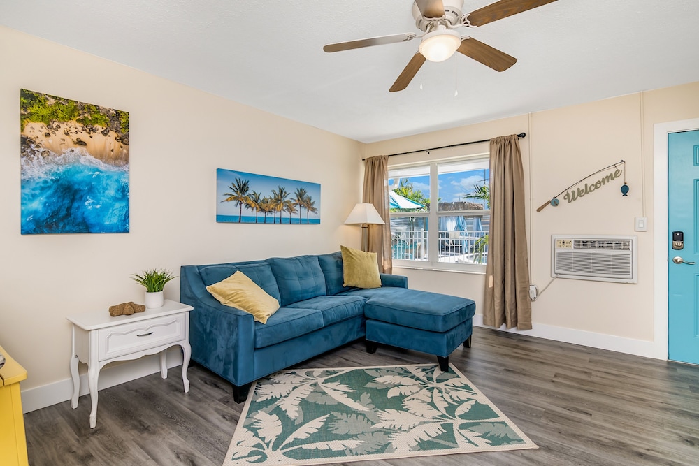 Latitude 26 Waterfront Boutique Resort Fort Myers Beach - photo 7