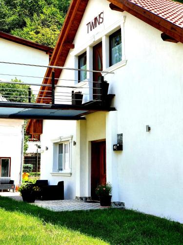 Twins Apartments Sovata — 4-Star Luxury Hotel in Sovata, Romania