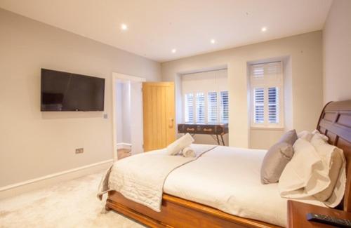 Stylish 2 Bedroom Apartment In Park Circus West End — 4-Star Luxury Hotel in Glasgow, United Kingdom