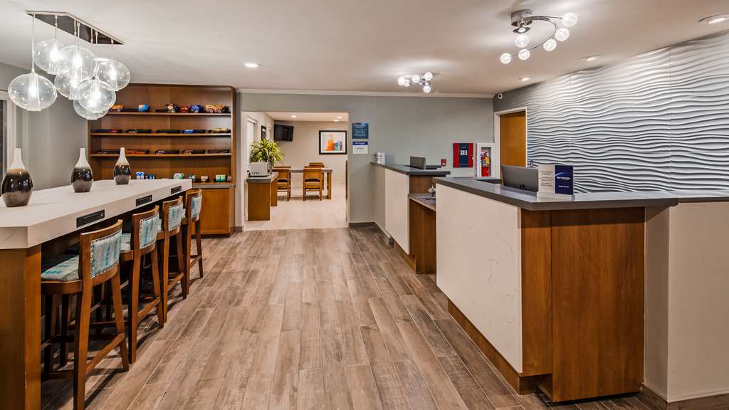 Best Western DeWitt - photo 11