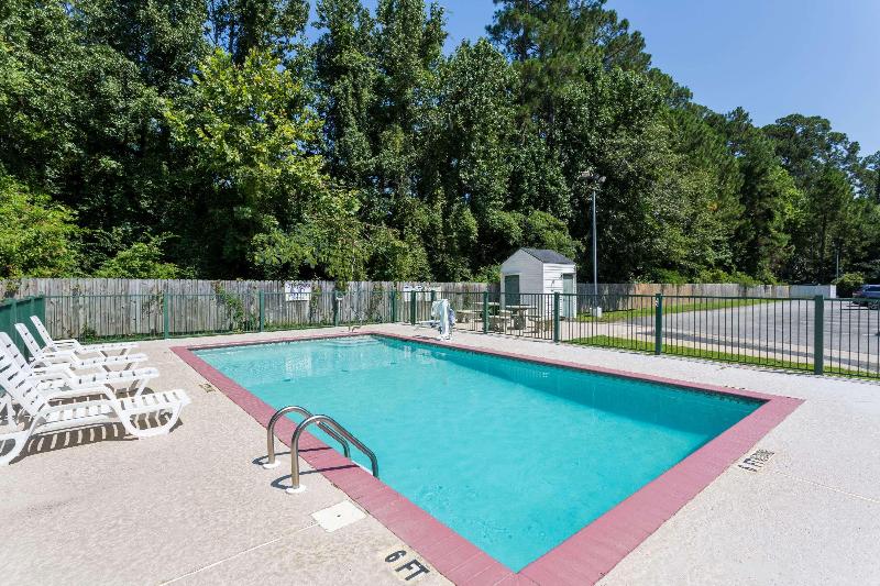 Super 8 by Wyndham Statesboro - photo 20